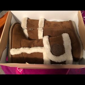 MK kids size 1 Boots